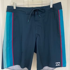 Men’s Billabong board shorts swim trunks size 33” waist